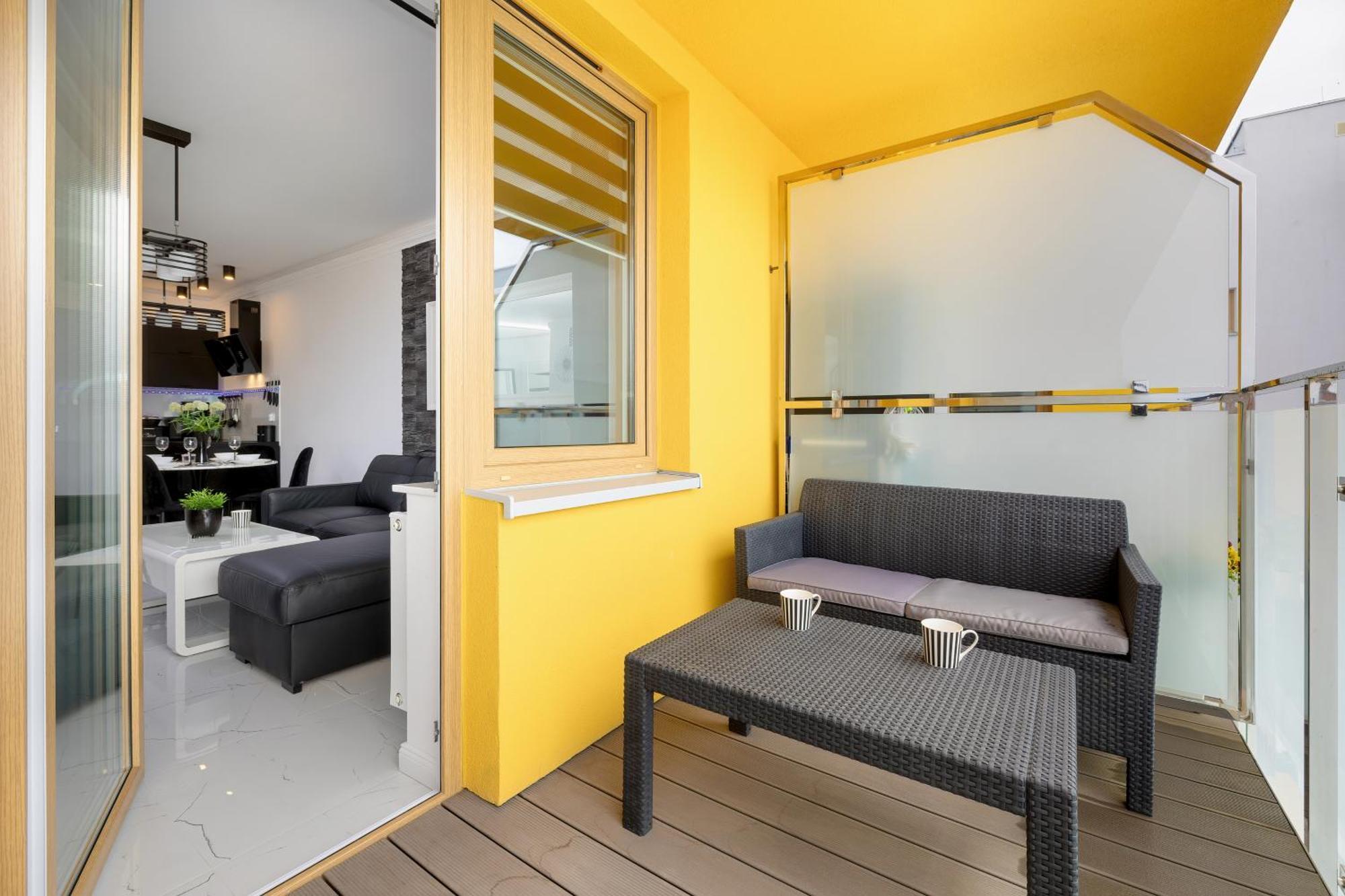 Jantar Apartamenty - Miodowy Dom City Center Колобжег Екстериор снимка